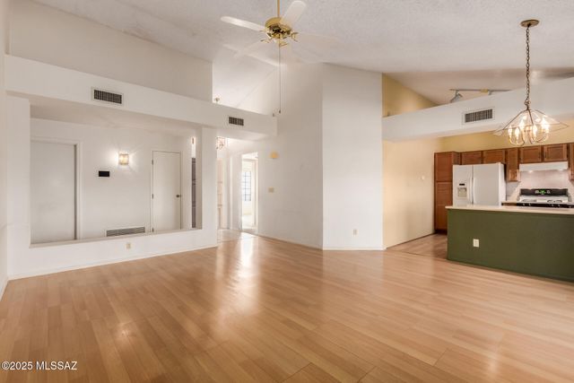 10245 E Essex Village Drive, Tucson, AZ 85748