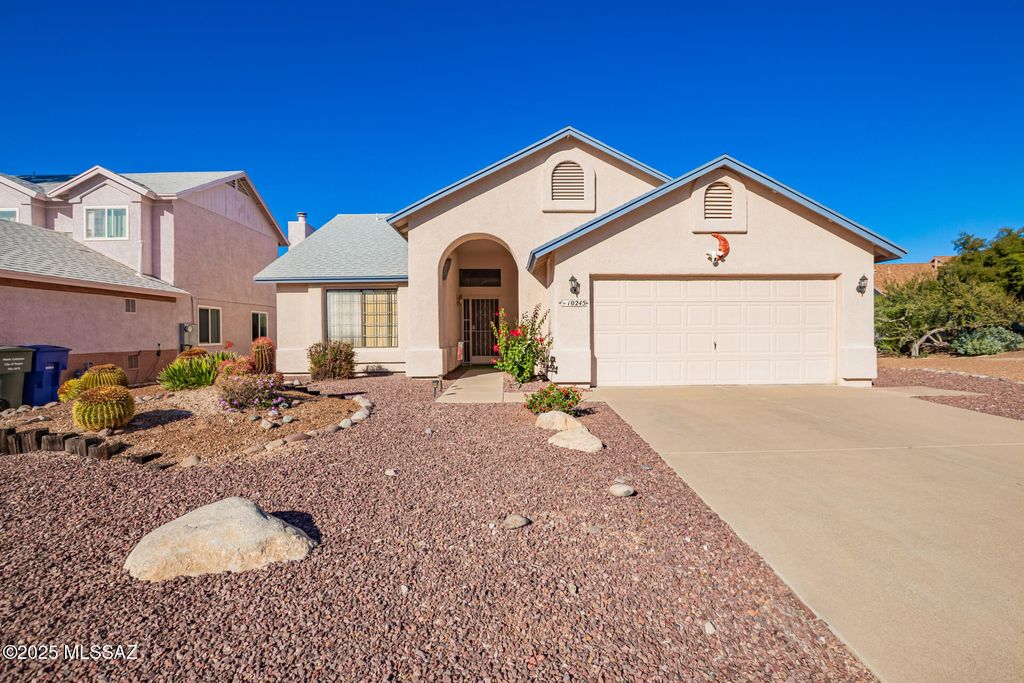 10245 E Essex Village Drive, Tucson, AZ 85748