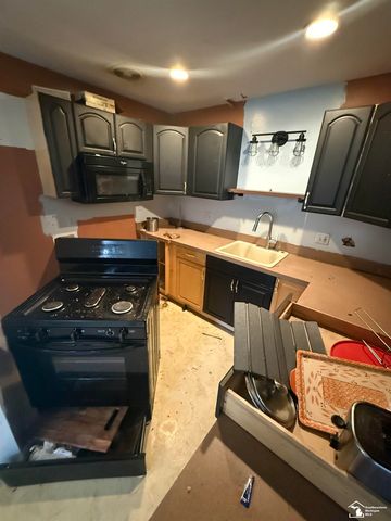30744 Birchwood Street, Westland, MI 48186