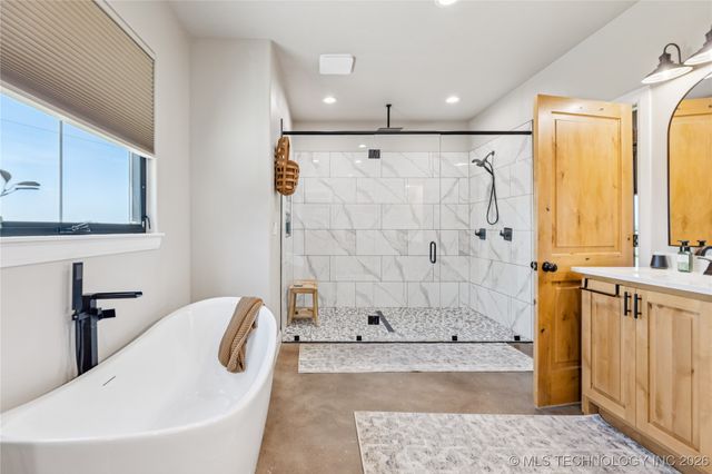 23960 E 710 Road, Wagoner, OK 74467