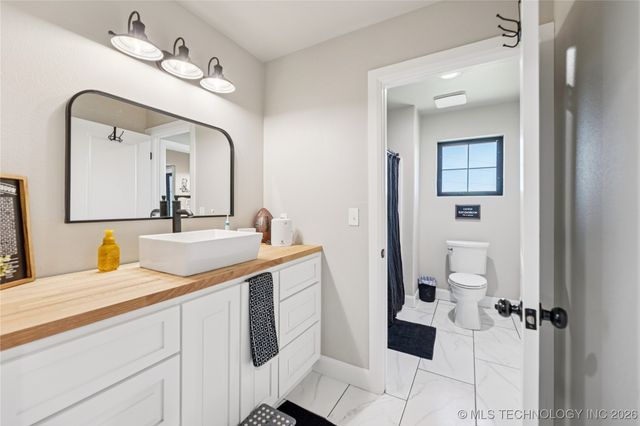 23960 E 710 Road, Wagoner, OK 74467