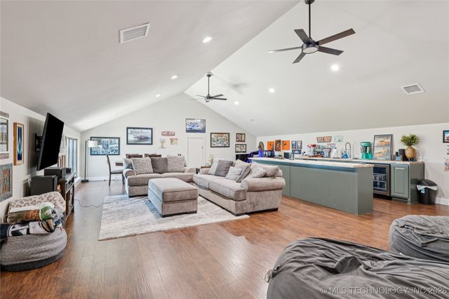 23960 E 710 Road, Wagoner, OK 74467