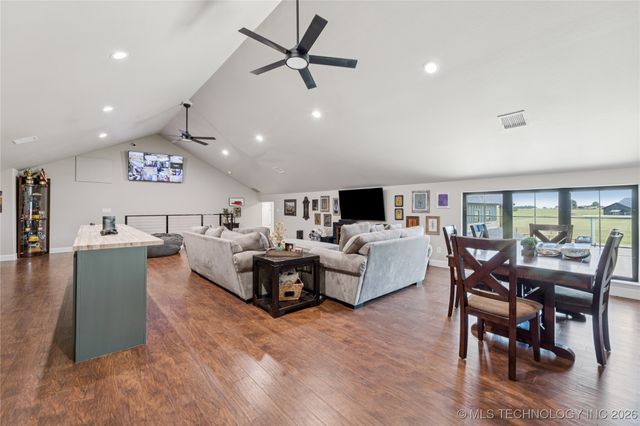 23960 E 710 Road, Wagoner, OK 74467