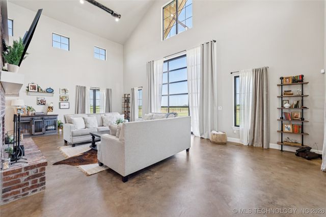 23960 E 710 Road, Wagoner, OK 74467