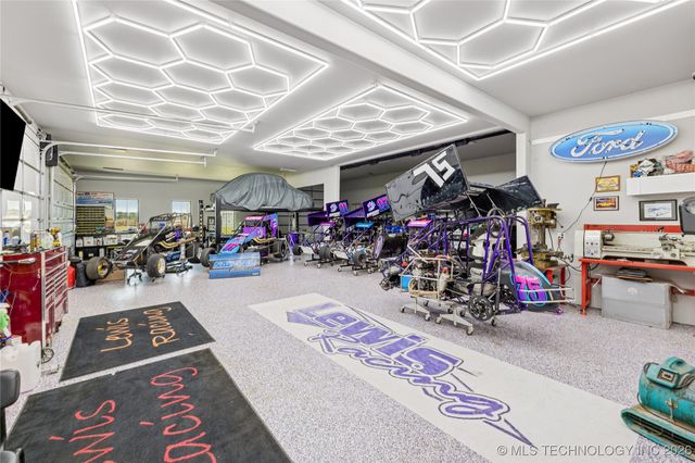 23960 E 710 Road, Wagoner, OK 74467