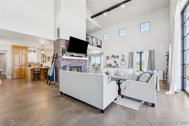 23960 E 710 Road, Wagoner, OK 74467