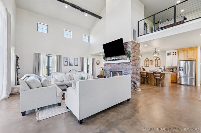 23960 E 710 Road, Wagoner, OK 74467