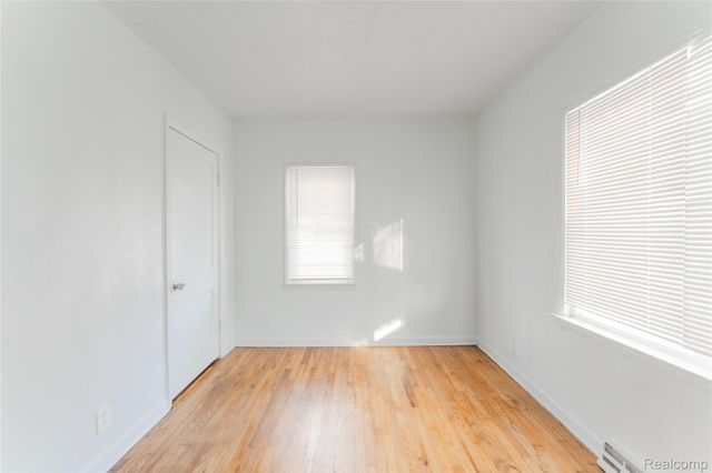 4524 Fleming Street, Dearborn Heights, MI 48125