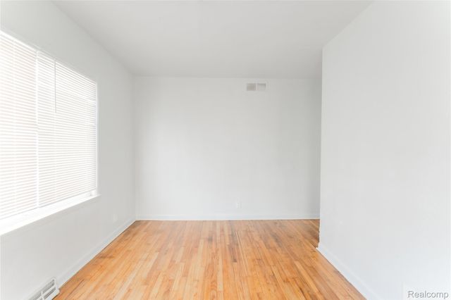 4524 Fleming Street, Dearborn Heights, MI 48125