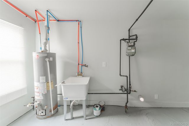 4524 Fleming Street, Dearborn Heights, MI 48125