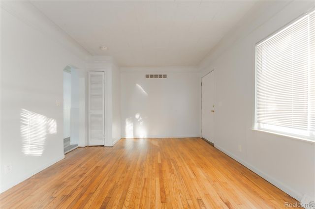 4524 Fleming Street, Dearborn Heights, MI 48125