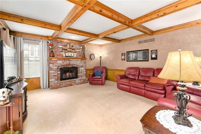 2508 NW Bent Tree Circle, Lee's Summit, MO 64081