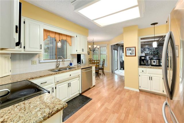 2508 NW Bent Tree Circle, Lee's Summit, MO 64081