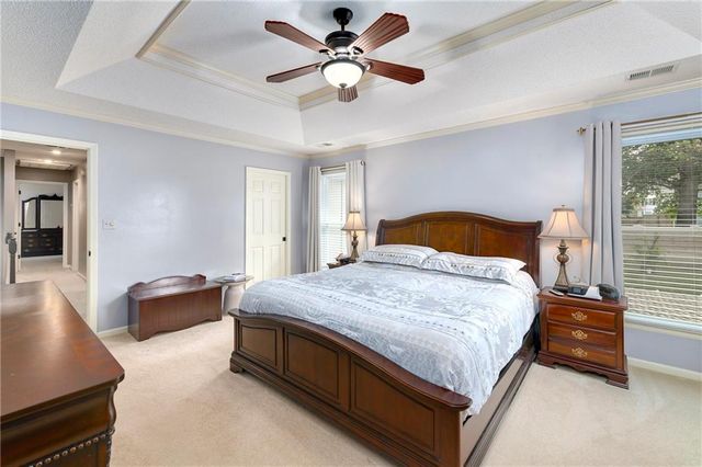 2508 NW Bent Tree Circle, Lee's Summit, MO 64081