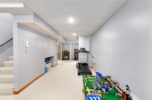 2508 NW Bent Tree Circle, Lee's Summit, MO 64081