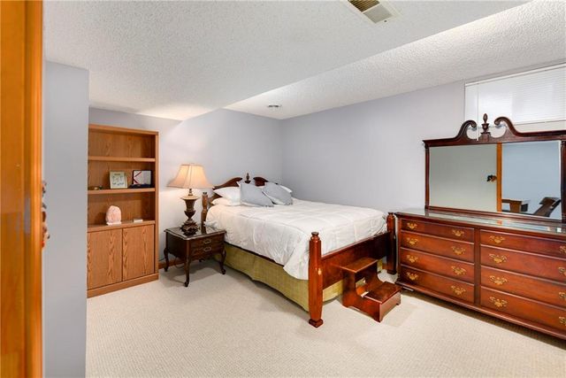 2508 NW Bent Tree Circle, Lee's Summit, MO 64081