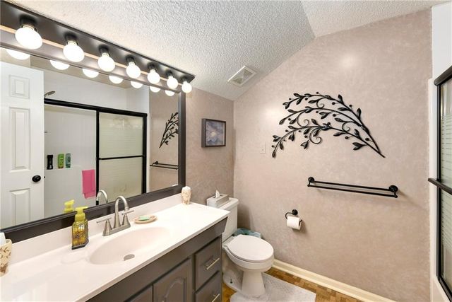 2508 NW Bent Tree Circle, Lee's Summit, MO 64081