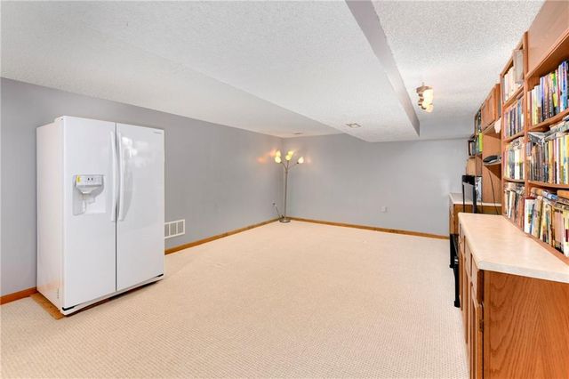 2508 NW Bent Tree Circle, Lee's Summit, MO 64081