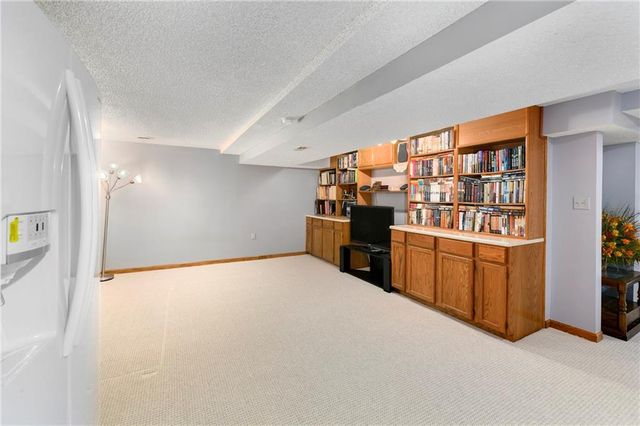 2508 NW Bent Tree Circle, Lee's Summit, MO 64081