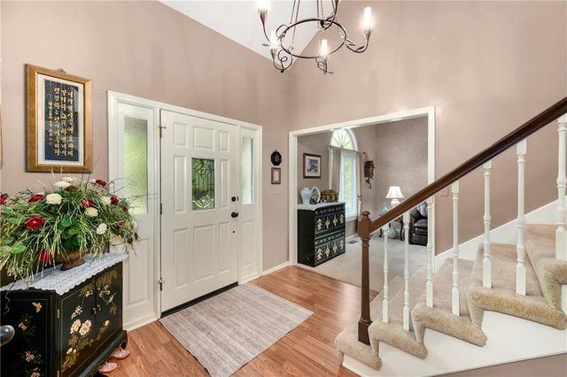 2508 NW Bent Tree Circle, Lee's Summit, MO 64081