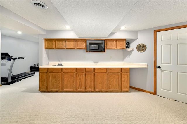2508 NW Bent Tree Circle, Lee's Summit, MO 64081