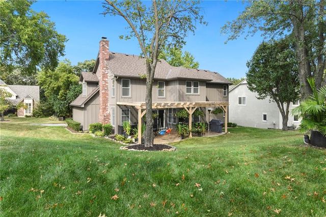 2508 NW Bent Tree Circle, Lee's Summit, MO 64081