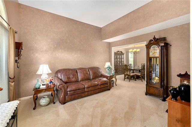 2508 NW Bent Tree Circle, Lee's Summit, MO 64081
