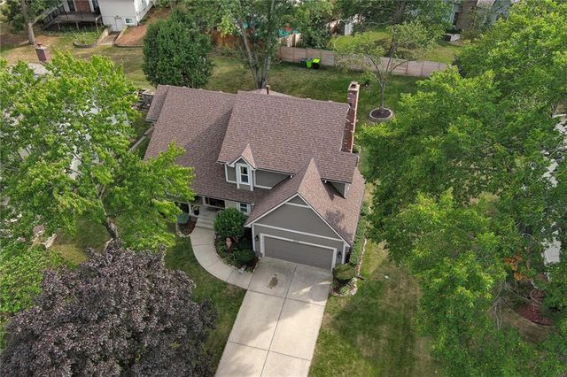 2508 NW Bent Tree Circle, Lee's Summit, MO 64081