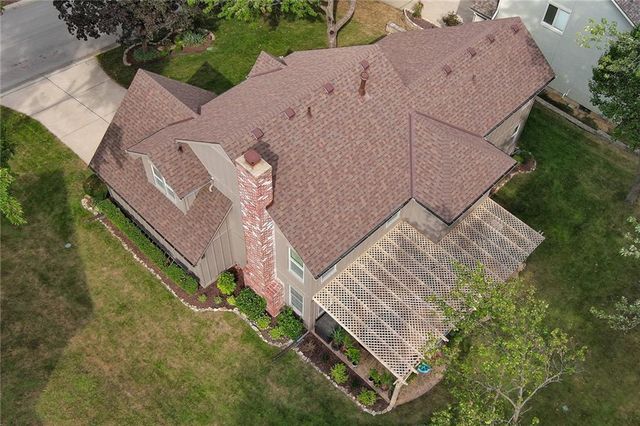 2508 NW Bent Tree Circle, Lee's Summit, MO 64081