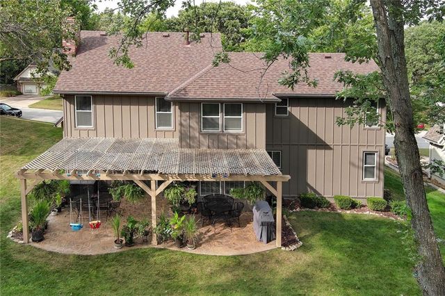 2508 NW Bent Tree Circle, Lee's Summit, MO 64081