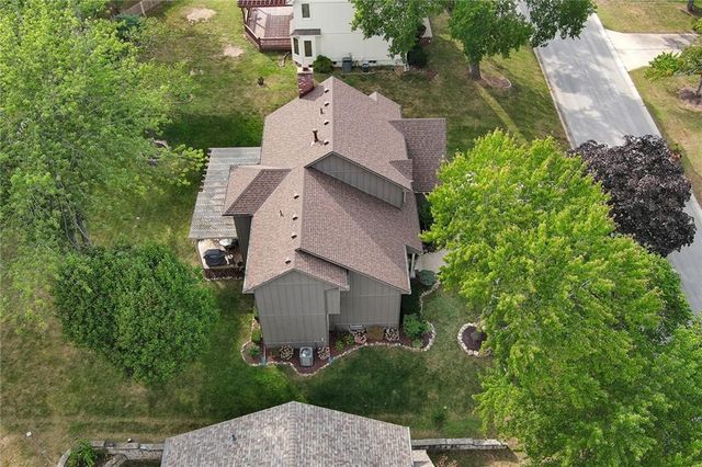2508 NW Bent Tree Circle, Lee's Summit, MO 64081