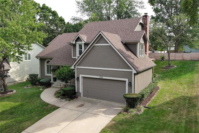 2508 NW Bent Tree Circle, Lee's Summit, MO 64081