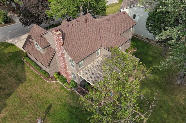 2508 NW Bent Tree Circle, Lee's Summit, MO 64081
