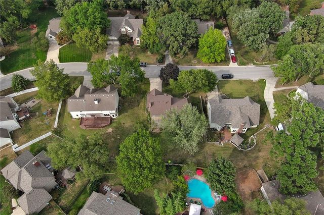 2508 NW Bent Tree Circle, Lee's Summit, MO 64081