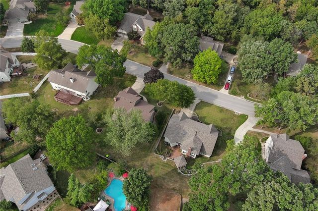 2508 NW Bent Tree Circle, Lee's Summit, MO 64081