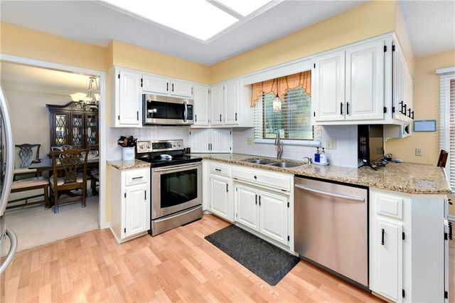 2508 NW Bent Tree Circle, Lee's Summit, MO 64081
