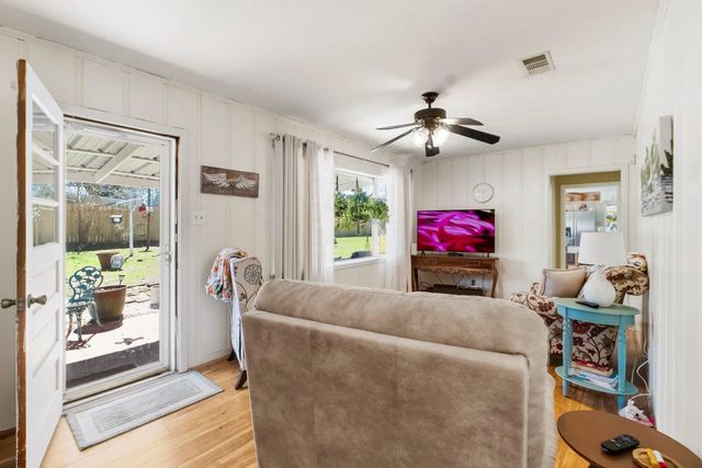 111 Circle Drive, Cleveland, TX 77327