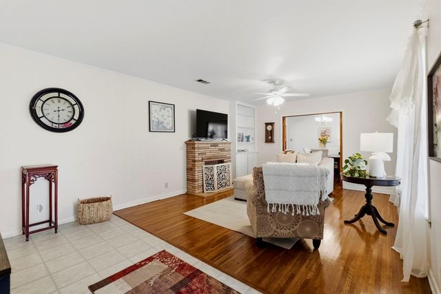 111 Circle Drive, Cleveland, TX 77327