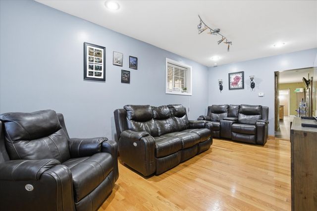 3136 S 54th Avenue, Cicero, IL 60804