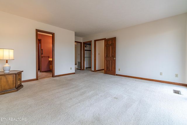 1005 Tuskegee Drive, Oak Ridge, TN 37830