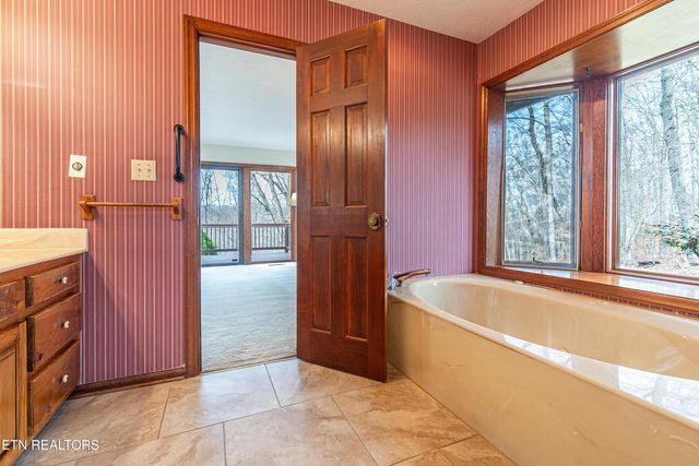 1005 Tuskegee Drive, Oak Ridge, TN 37830