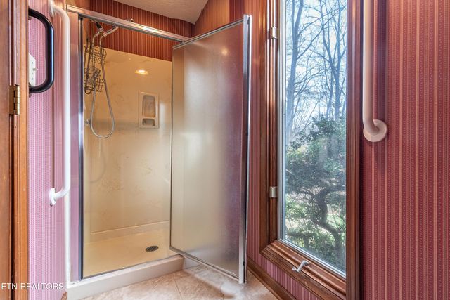 1005 Tuskegee Drive, Oak Ridge, TN 37830