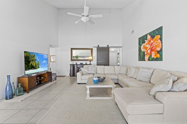 125 Seashore Drive, Jupiter, FL 33477