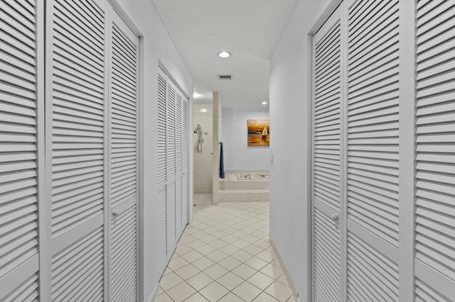 125 Seashore Drive, Jupiter, FL 33477