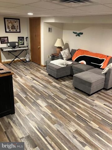 1016 7TH AVE, Folsom, PA 19033