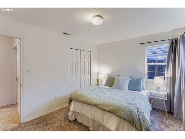 12920 Sw DOUGLAS St, Portland, OR 97225