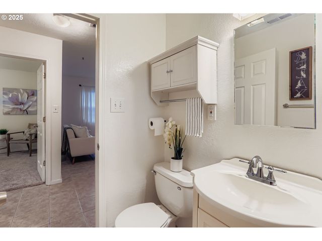 12920 Sw DOUGLAS St, Portland, OR 97225