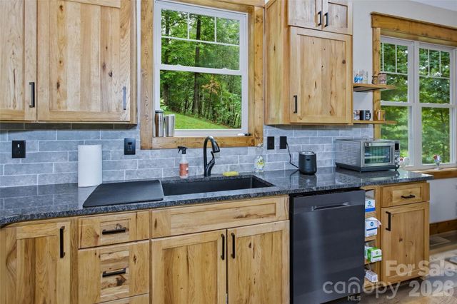 211 Wimbledon Court, Leicester, NC 28748