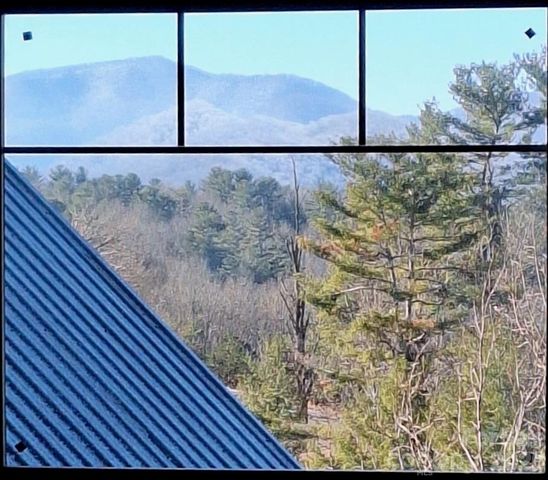 211 Wimbledon Court, Leicester, NC 28748