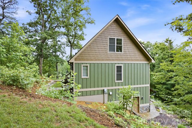 211 Wimbledon Court, Leicester, NC 28748